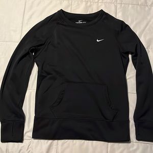 Black Nike therma-fit crew neck sweatshirt
